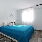 Zadractive - Perfect View But No Elevator Apartment