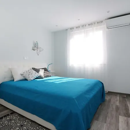 Zadractive - Perfect View But No Elevator Apartment